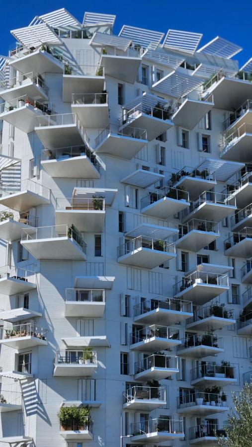 Arbre Blanc, Une Folie Montpellieraine Luaran gambar